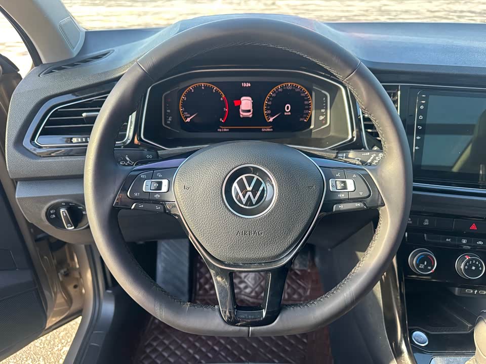 Volkswagen T-ROC exploring Songs