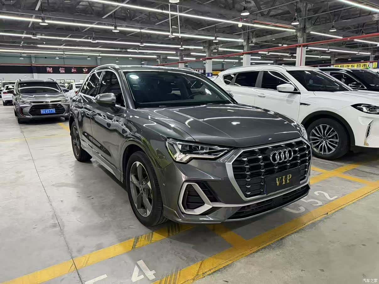 Audi Q3, 2022 3