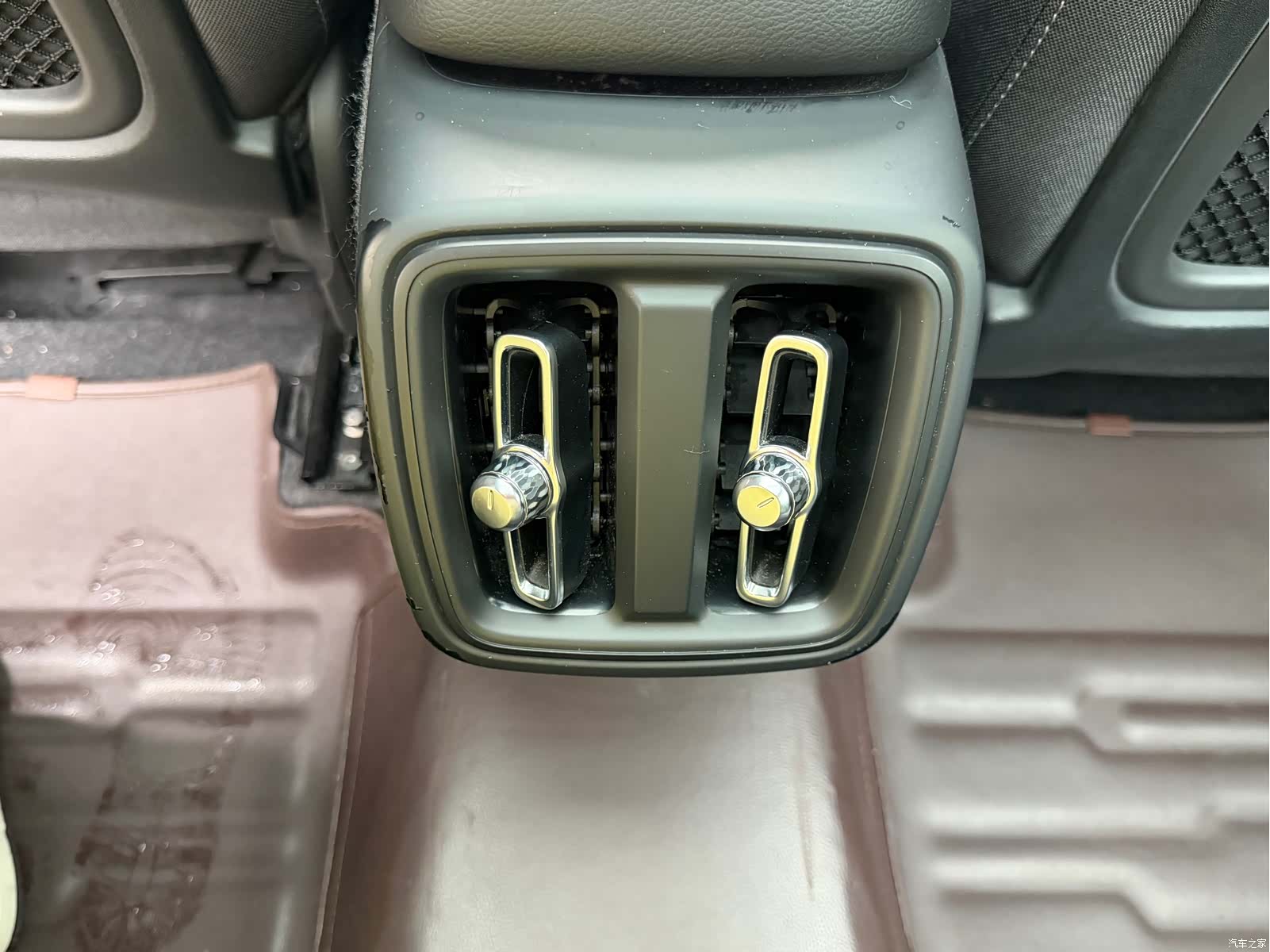 Volvo XC40, 2022 16