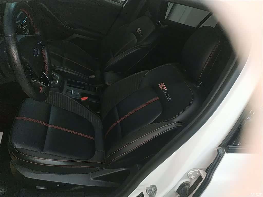 Ford Focus, 2023 15