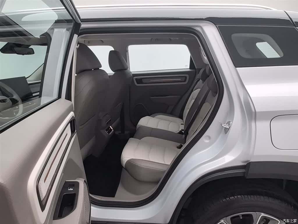Geely Icon, 2026 15