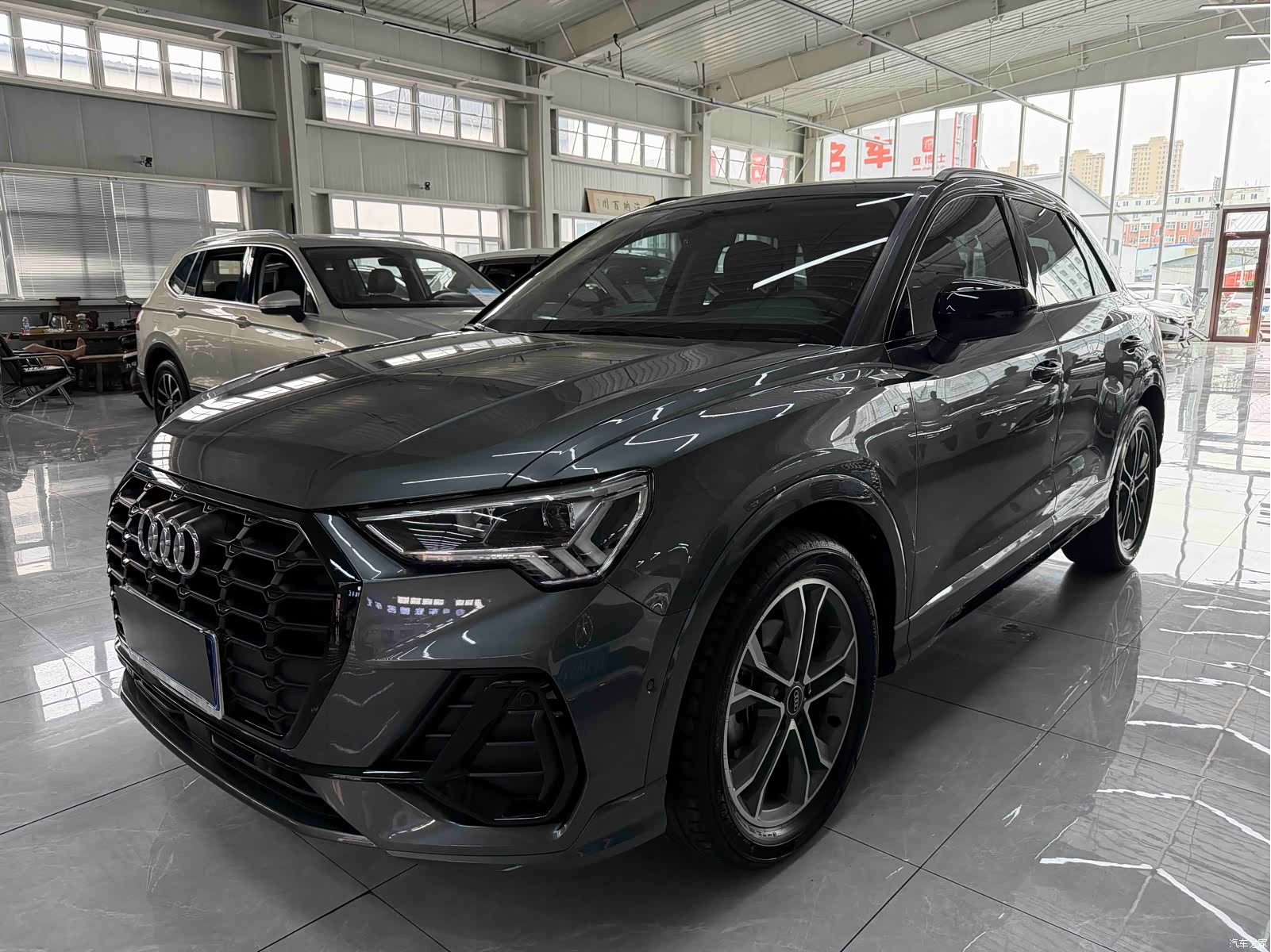 Audi Q3, 2023 1