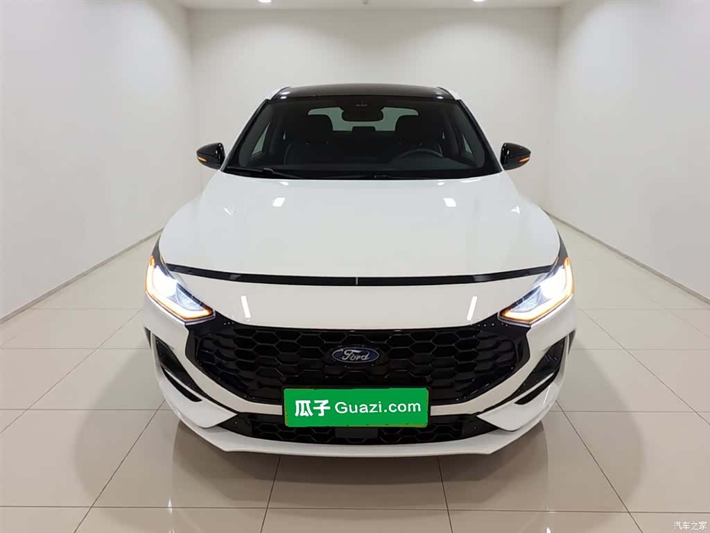 Ford Focus, 2023 3