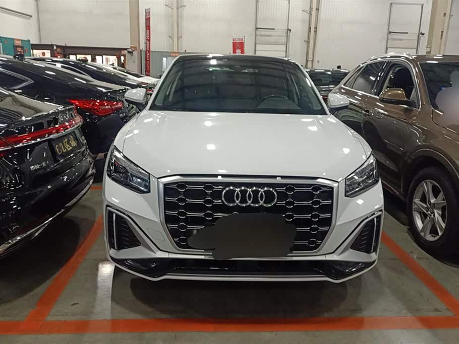 Audi Q2L