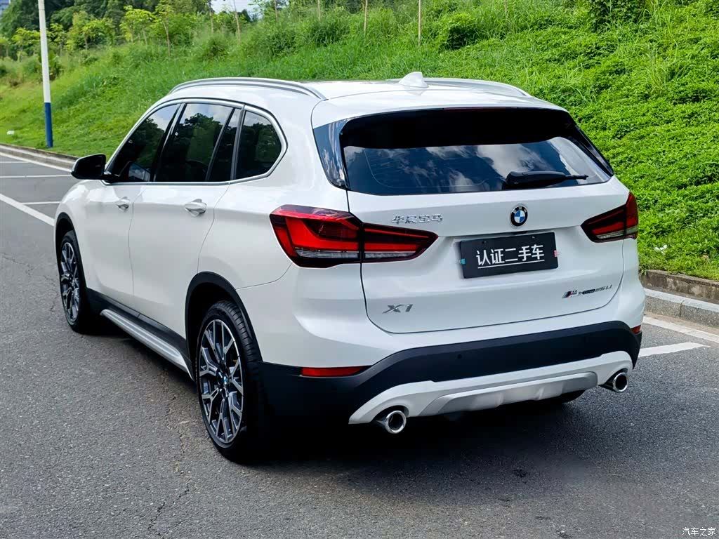BMW X1, 2021 все фото