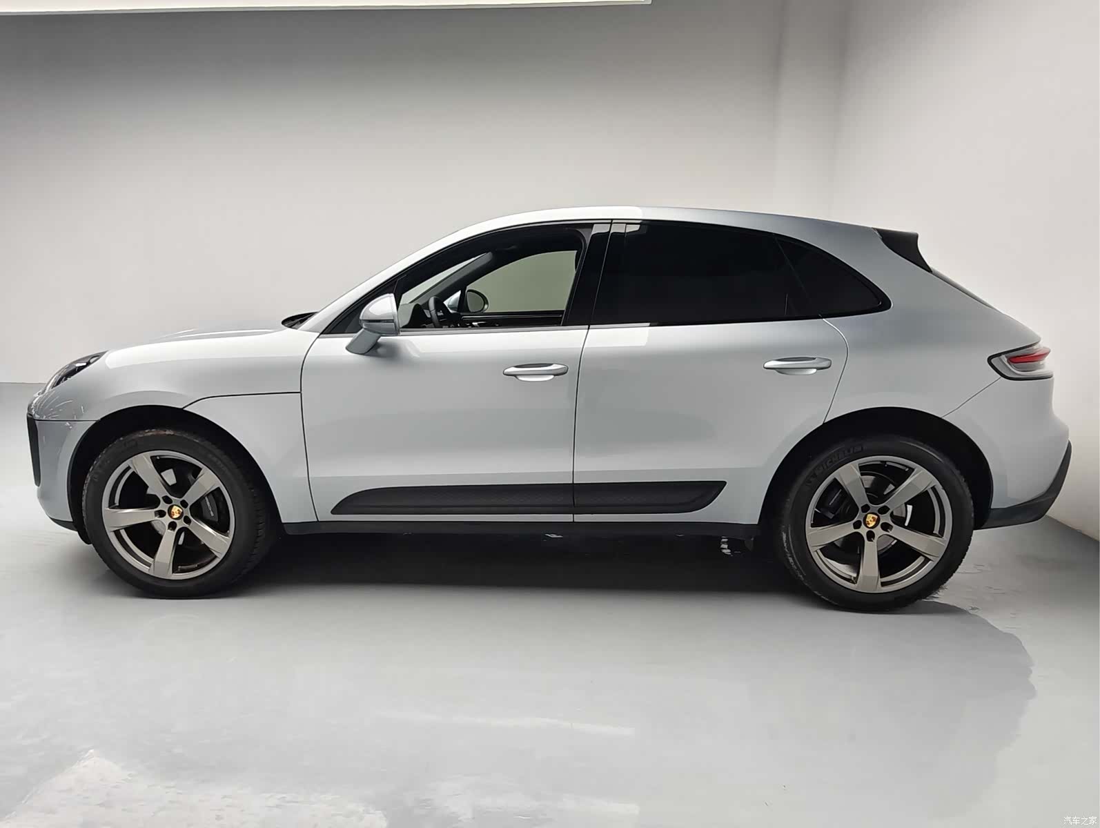 Porsche Macan, 2023 все фото
