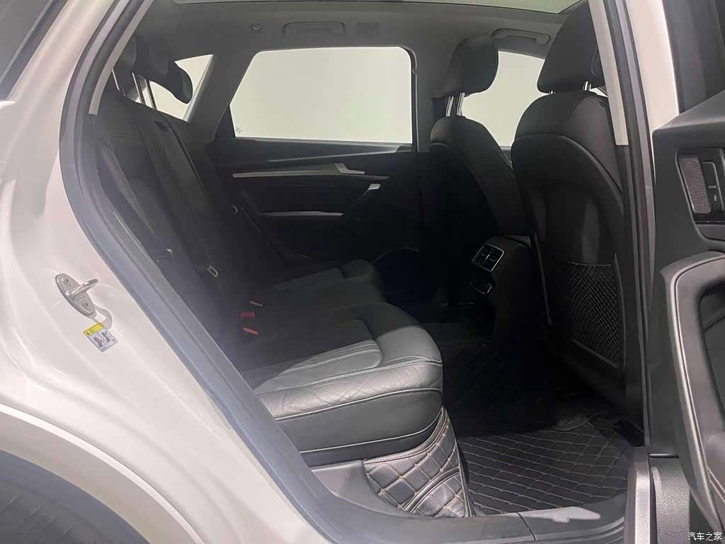Audi Q5L, 2021 10