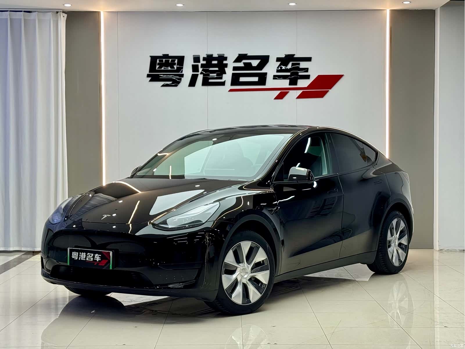 Tesla Model Y, 2023 1