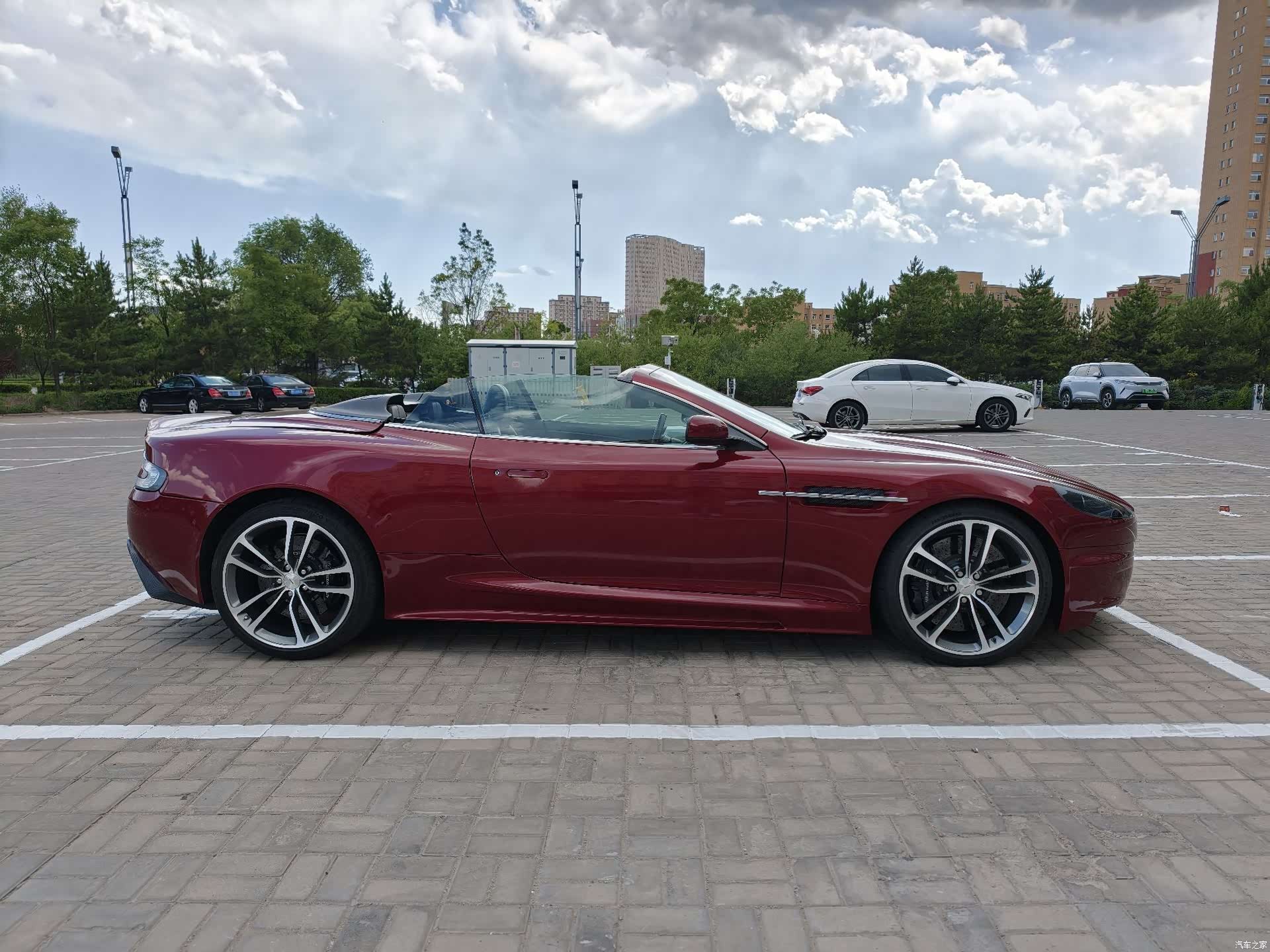 Aston Martin DBS, 2009 9