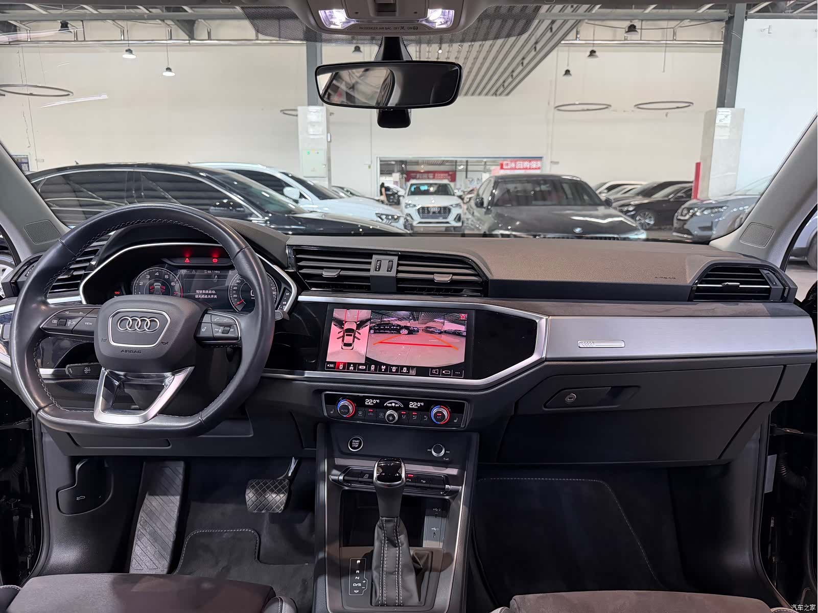 Audi Q3, 2022 11