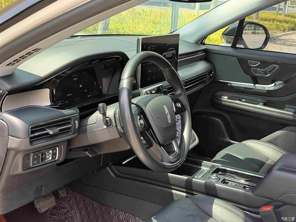 Lincoln Corsair, 2021 11