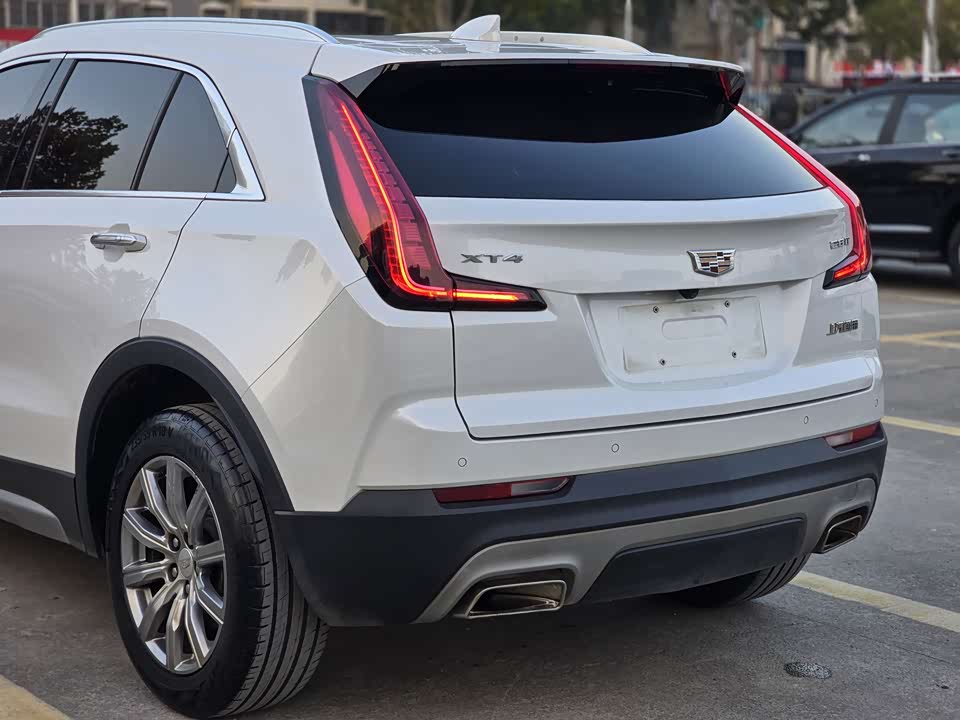 Cadillac XT4