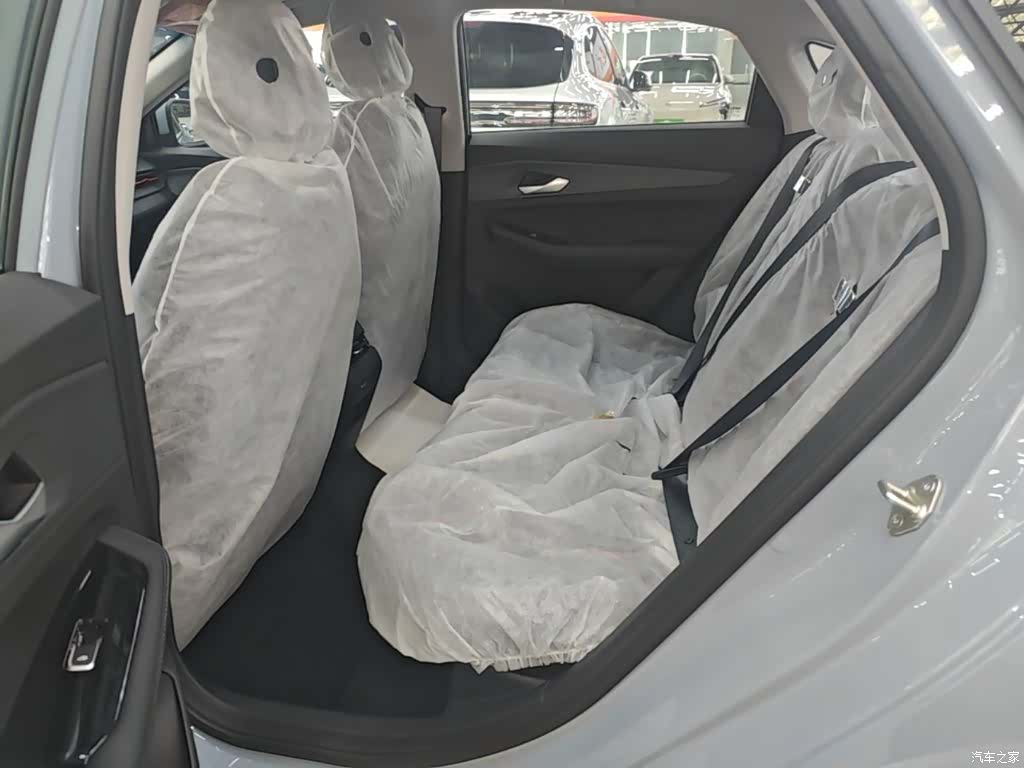 Geely Binray, 2026 17