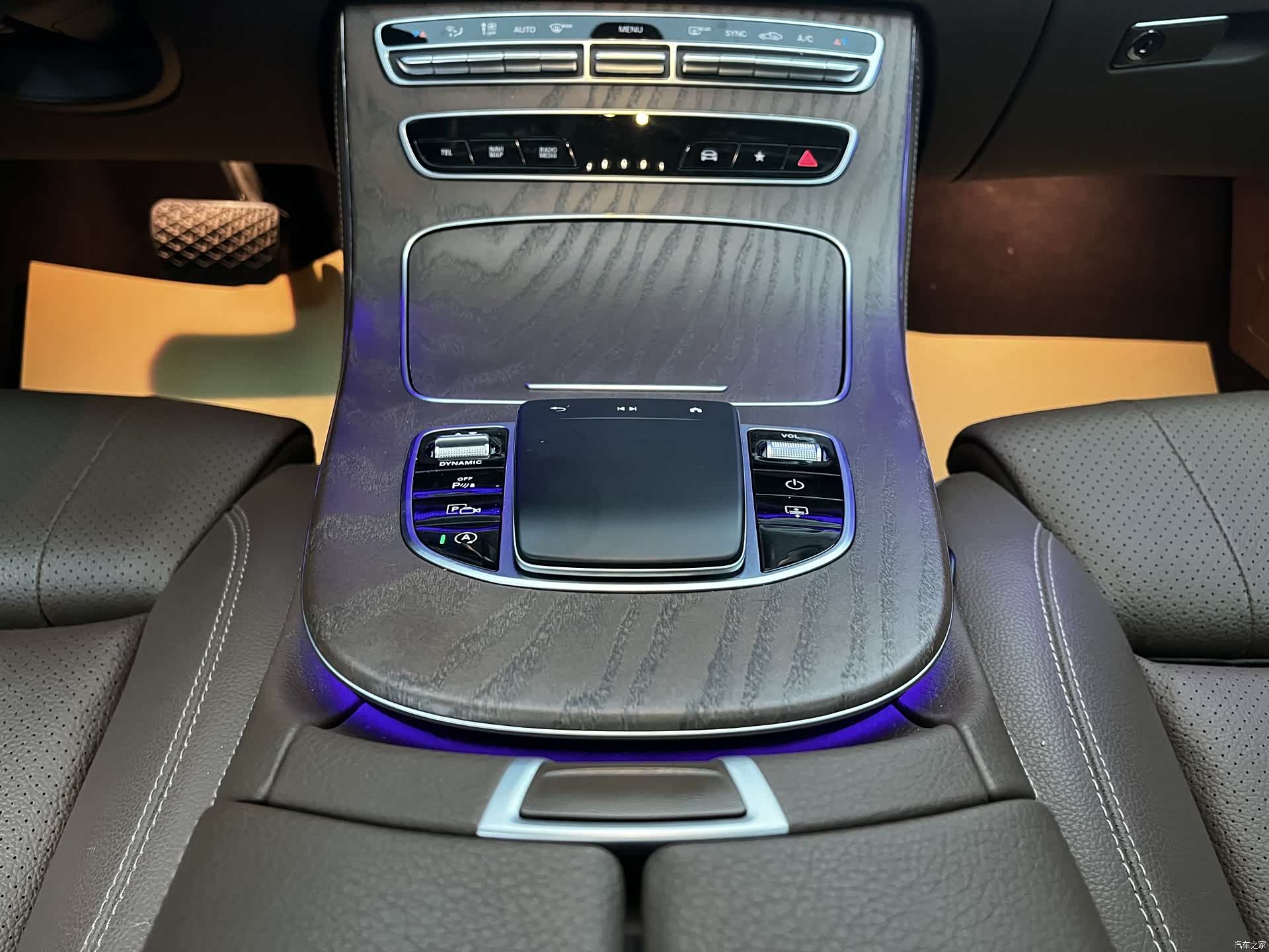 Mercedes-Benz E-Class, 2022 16