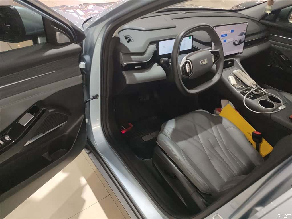 Geely Galaxy L6, 2025 12