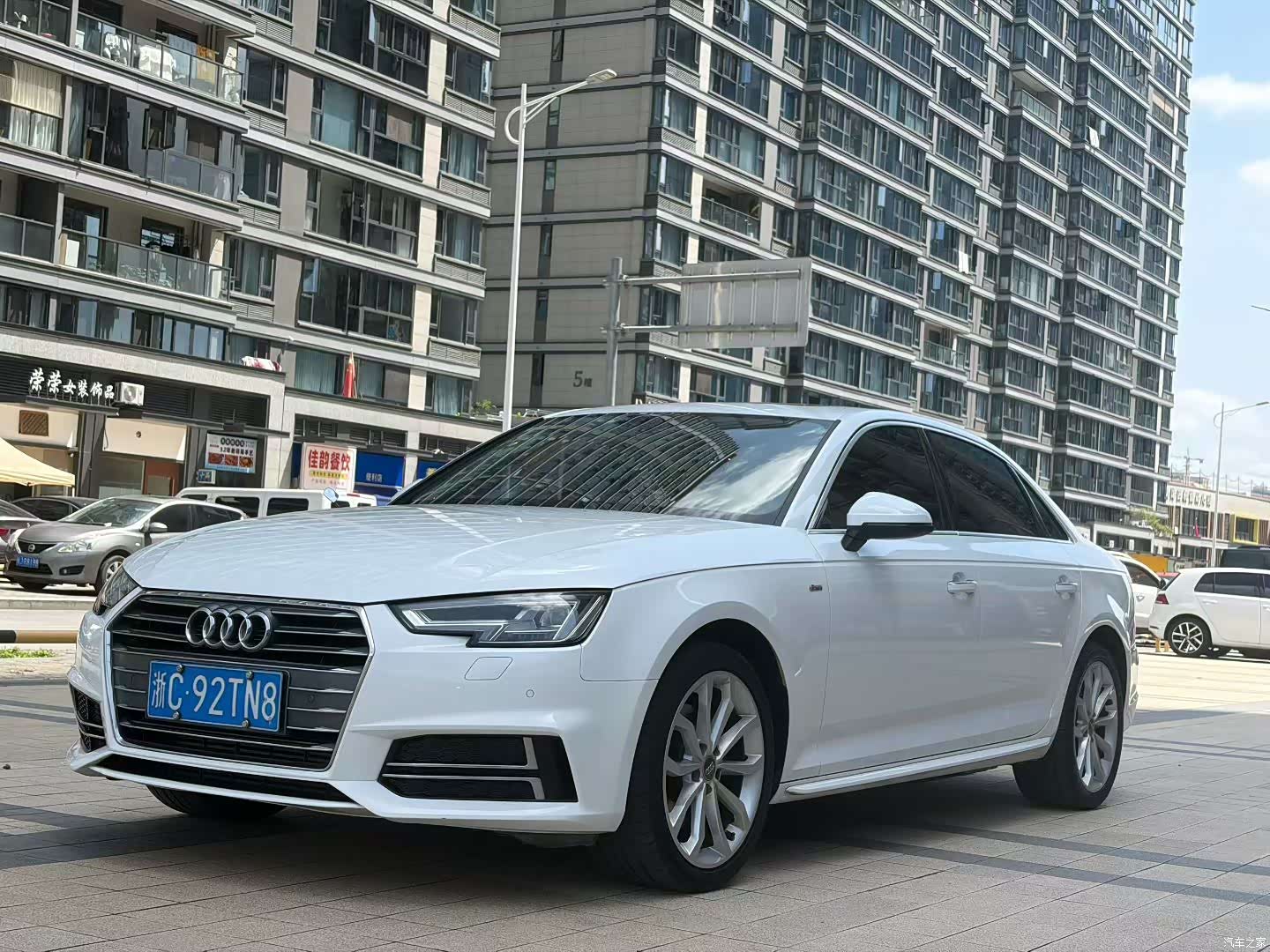 Audi A4L, 2018 1