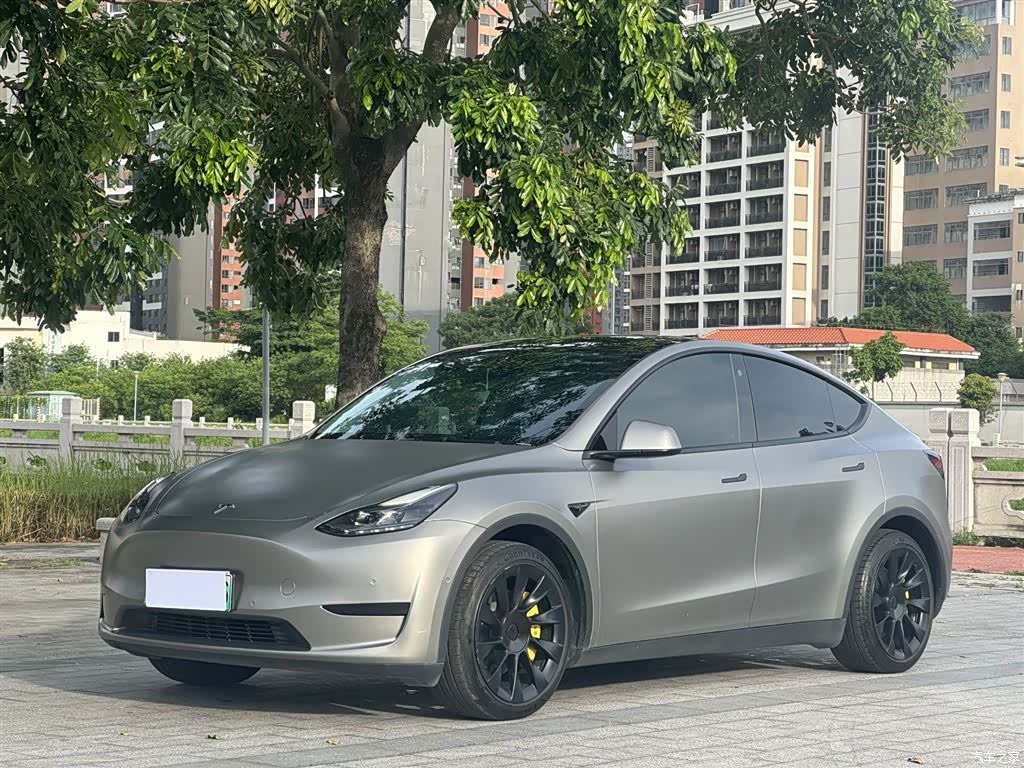 Tesla Model Y, 2023 1
