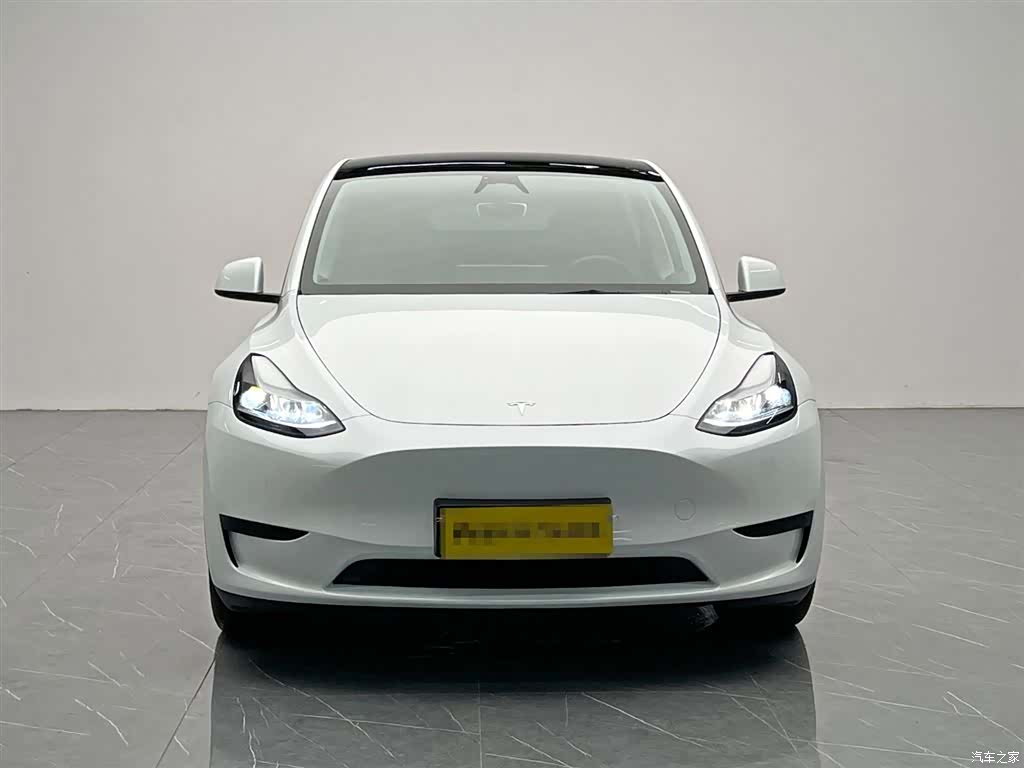 Tesla Model Y, 2025 2