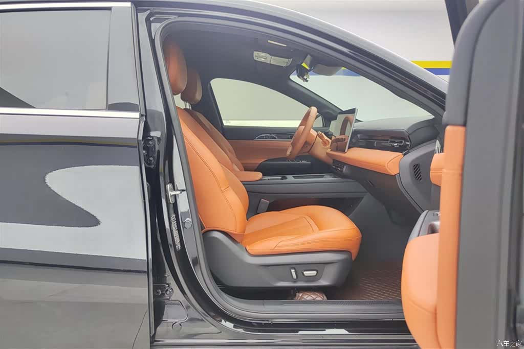 Wuling Starlight, 2025 8