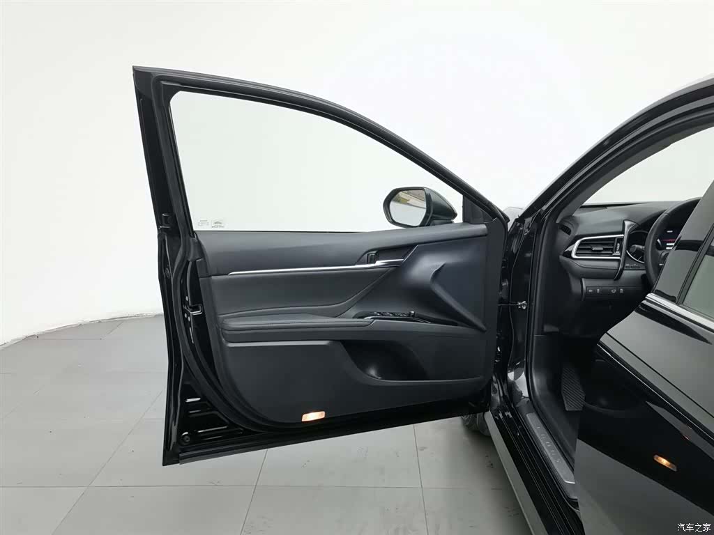 Toyota Camry, 2020 8
