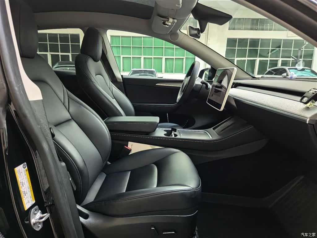 Tesla Model Y, 2023 12