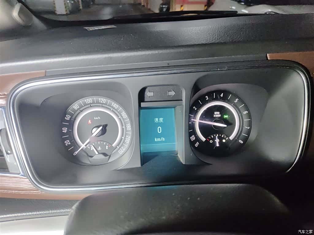 Buick GL8, 2019 4