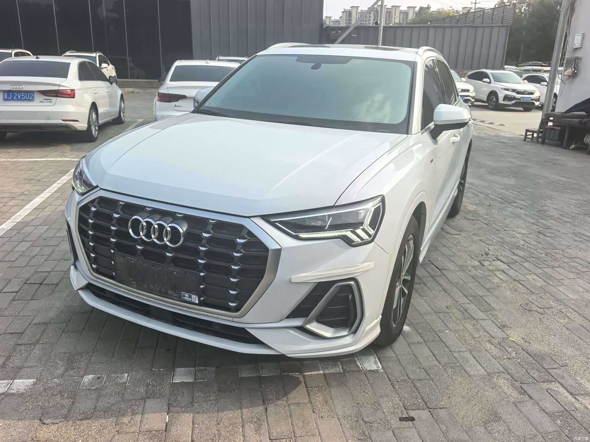 Audi Q3, 2022 1