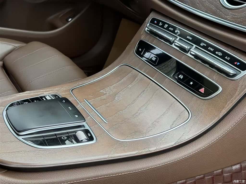 Mercedes-Benz E-Class, 2022 20