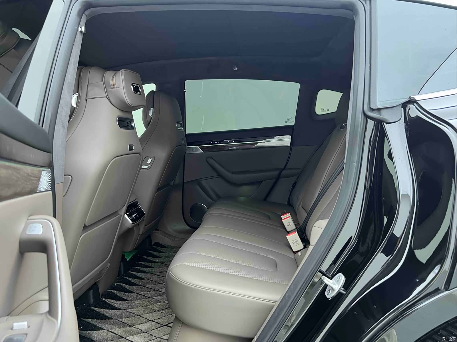 Luxeed R7, 2025 6