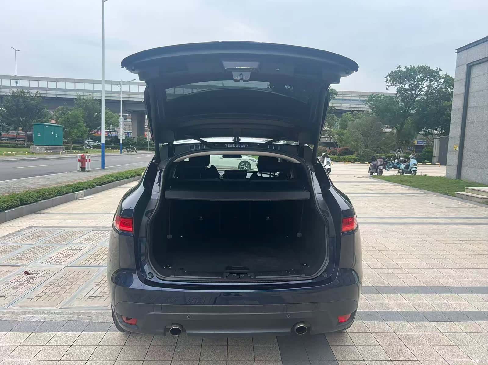 Jaguar F-PACE, 2018 11