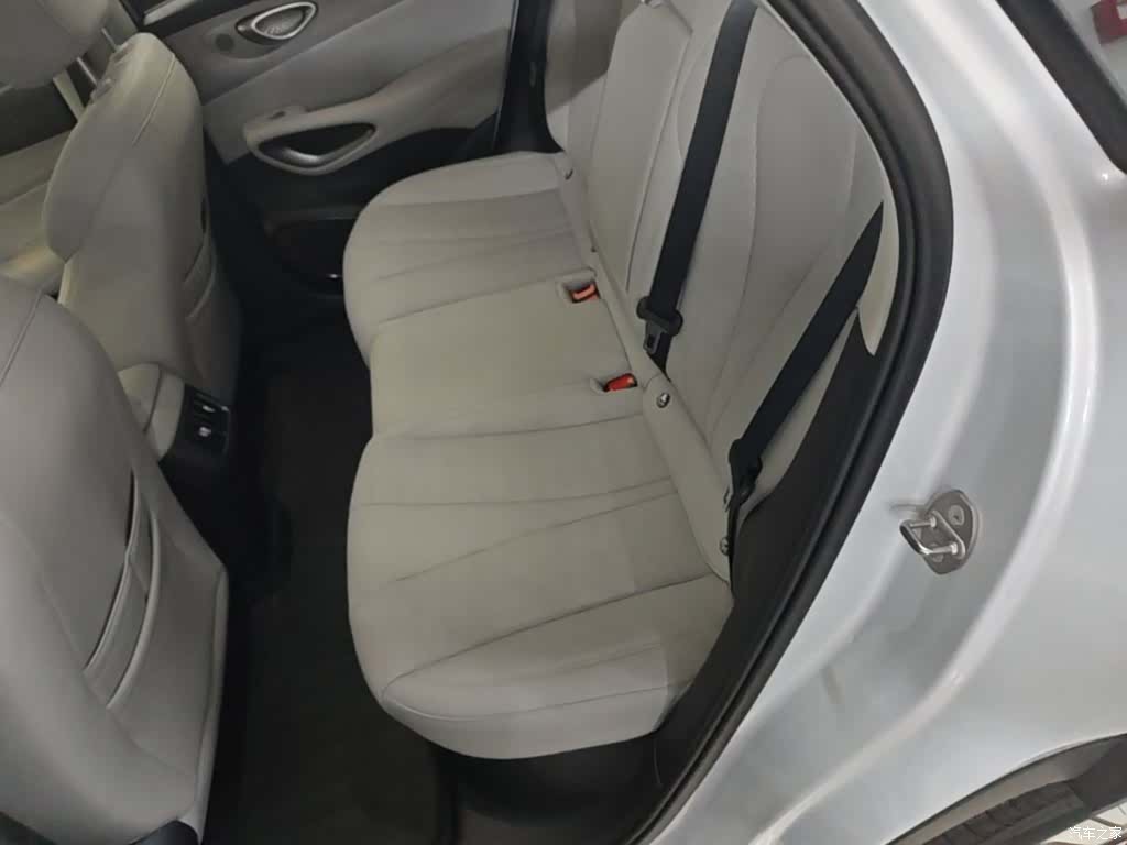 BYD HiAce, 2026 17