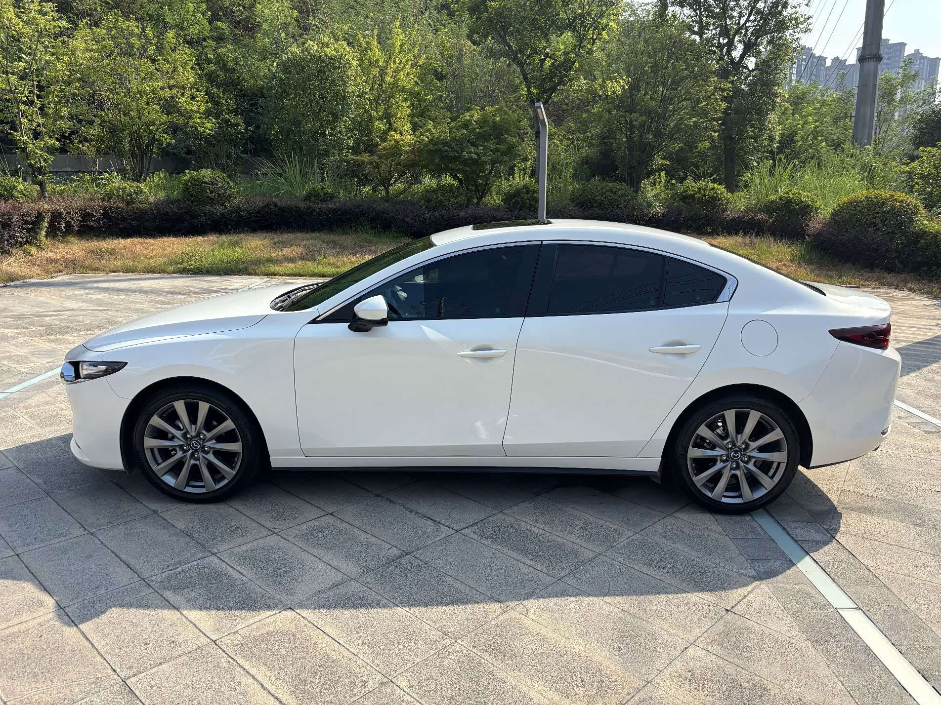 Mazda Mazda3, 2022 17
