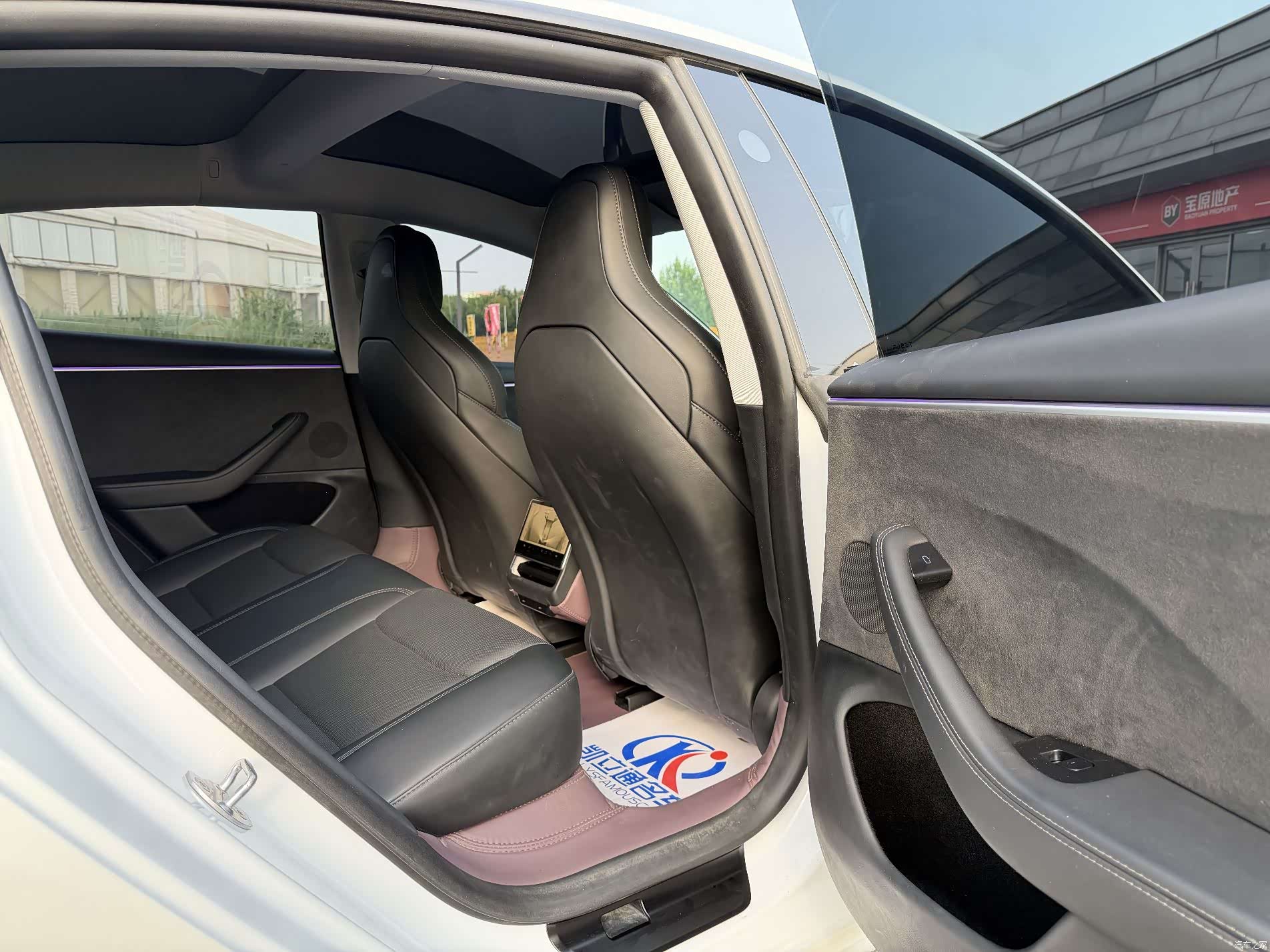 Tesla Model 3, 2025 13