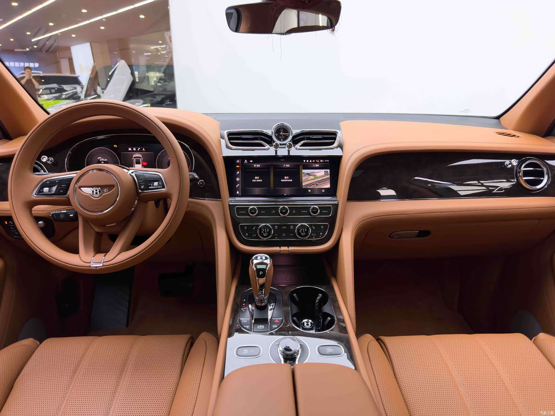 Bentley Bentayga, 2022 26