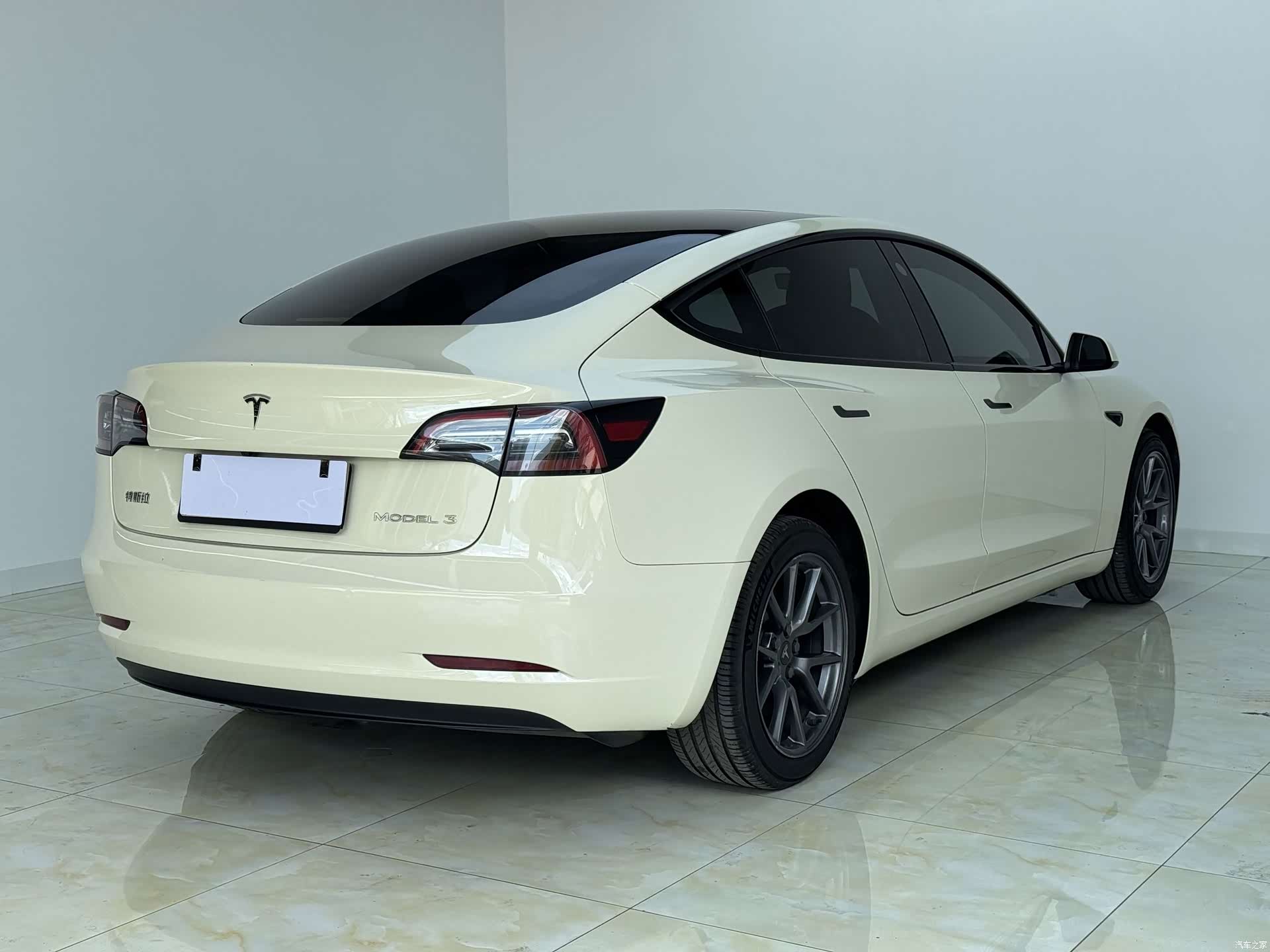 Tesla Model 3, 2023 9
