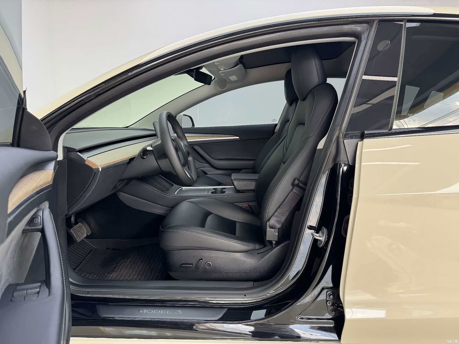 Tesla Model 3, 2023 4