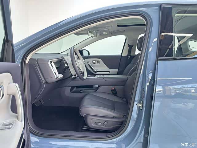 Leapmotor B01, 2025 все фото