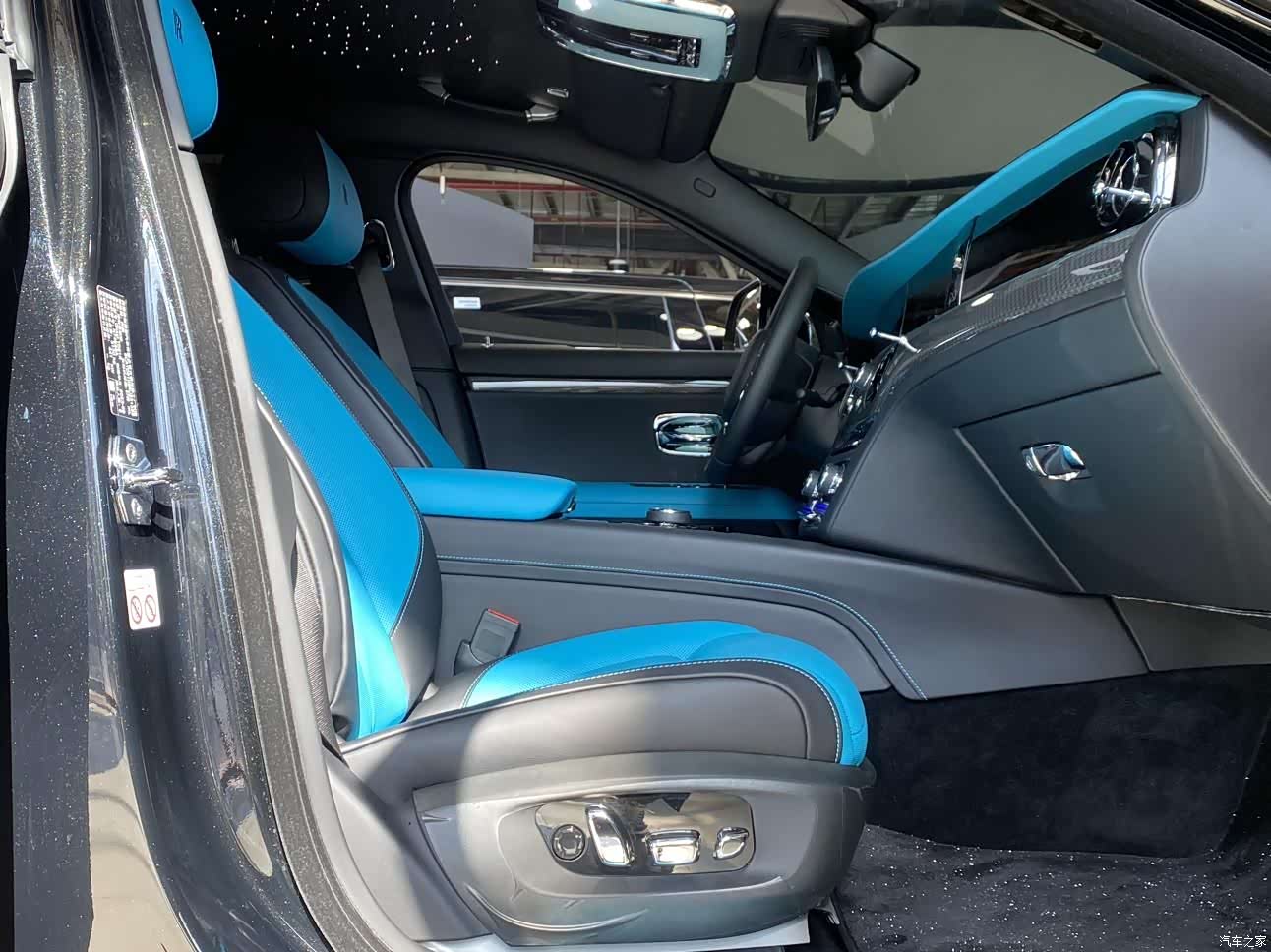 Rolls-Royce Ghost, 2025 17