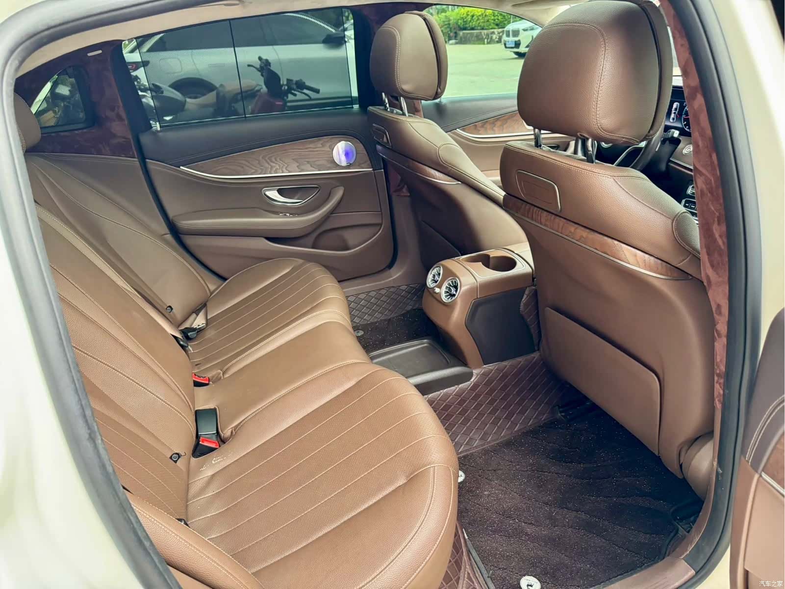 Mercedes-Benz E-Class, 2018 9