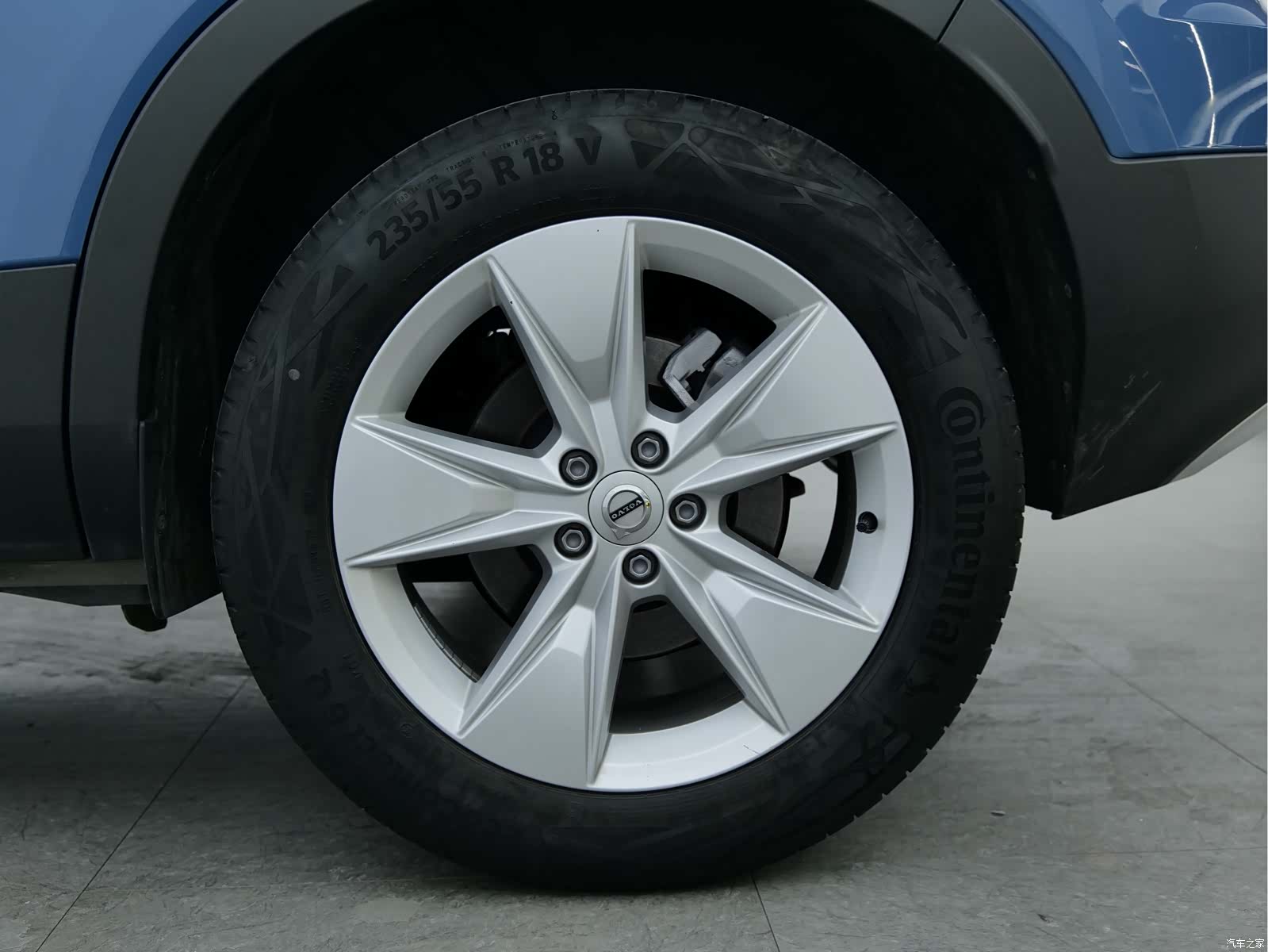 Volvo XC40, 2023 11