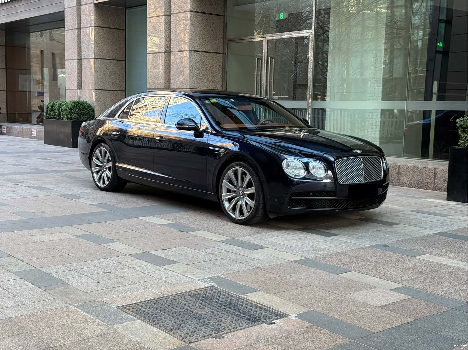 Bentley Flying Spur, 2018 1