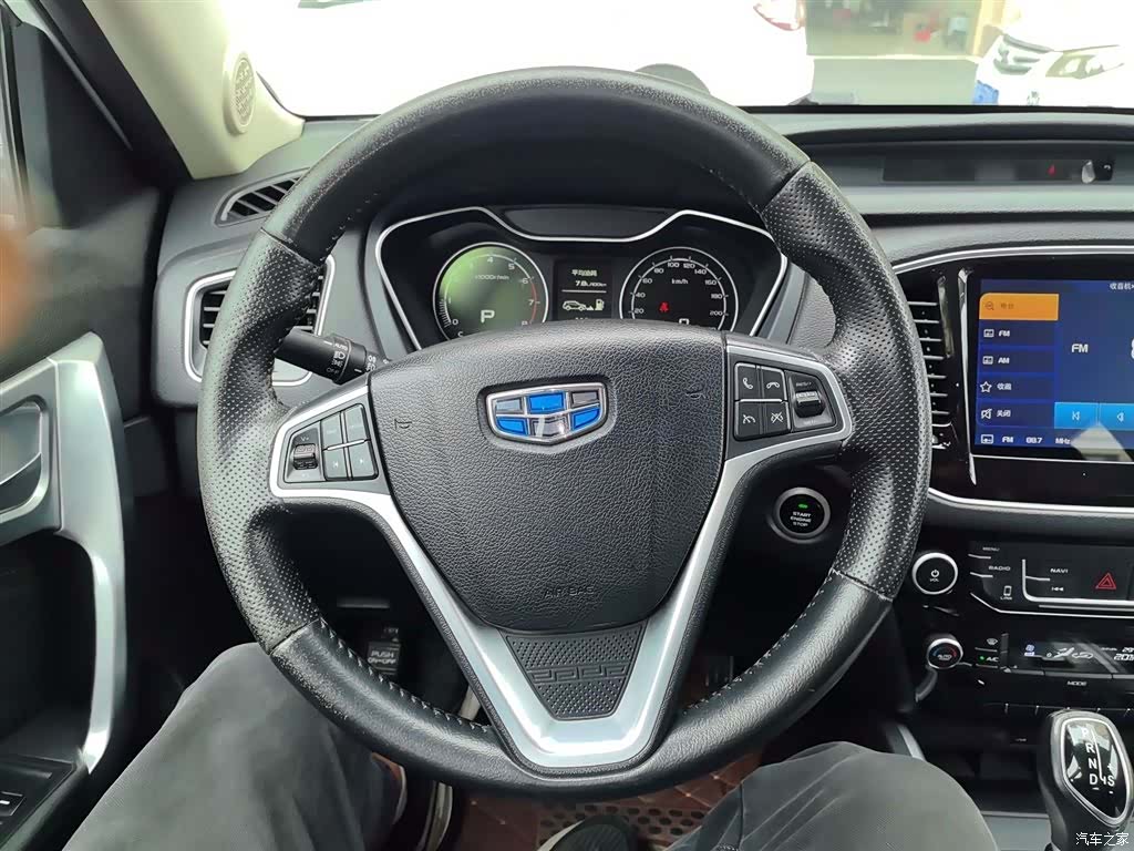 Geely X6, 2017 3