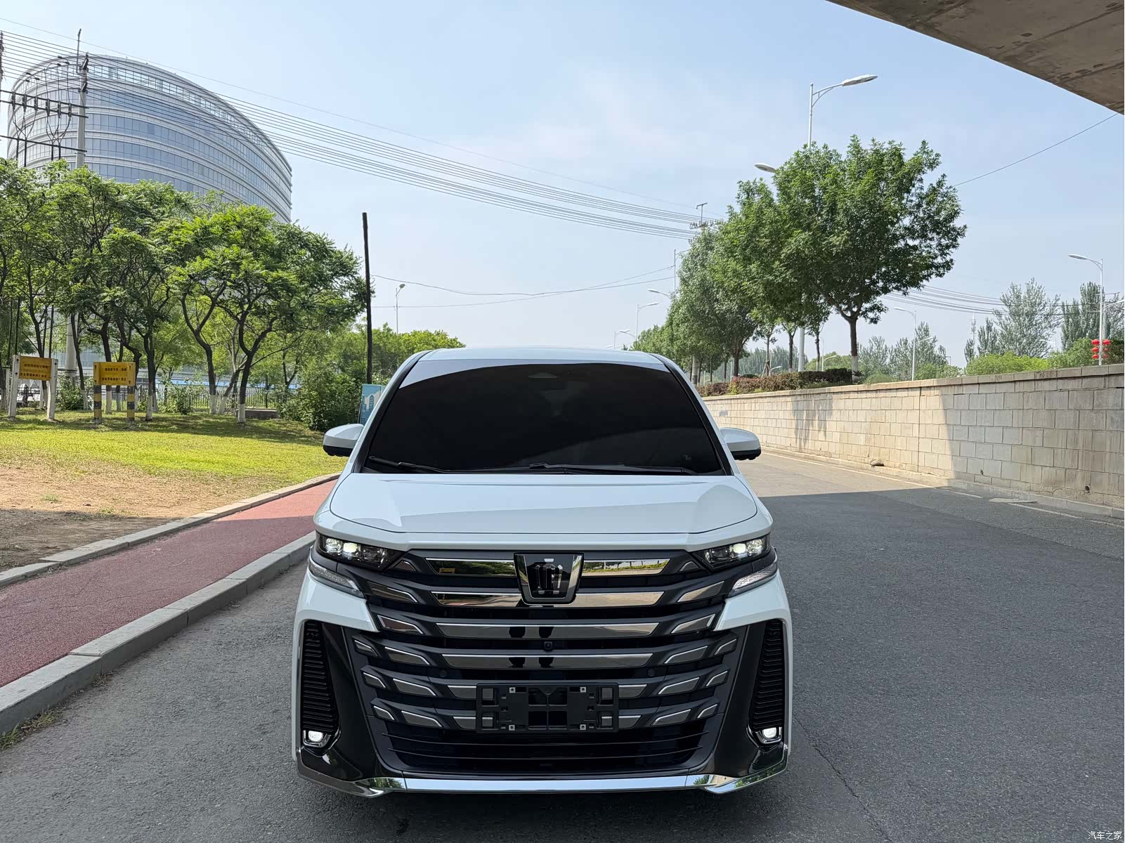 Toyota Vellfire, 2025 2