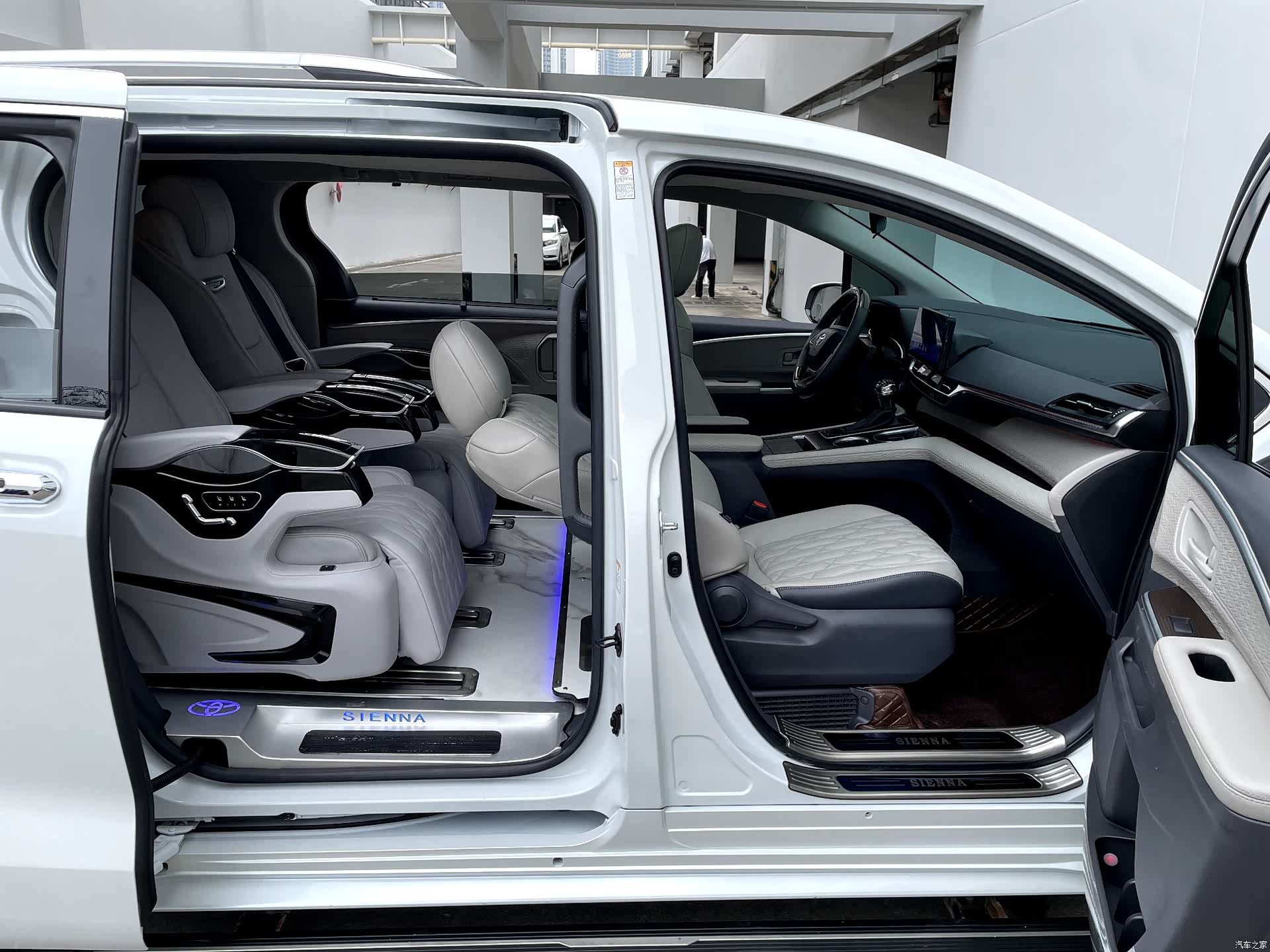 Toyota Sienna, 2022 17