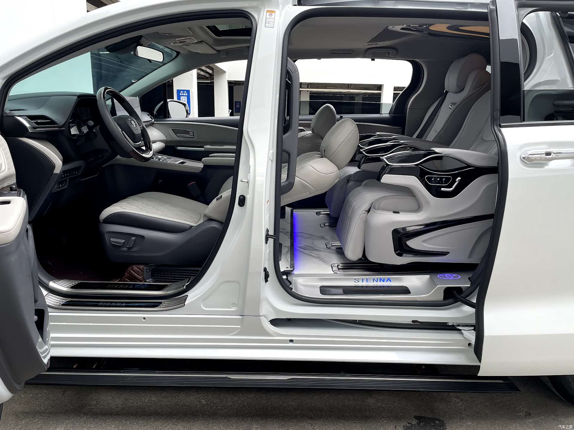 Toyota Sienna, 2022 19