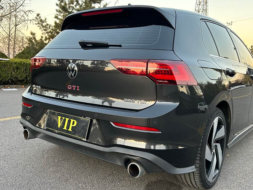 Volkswagen Golf GTI