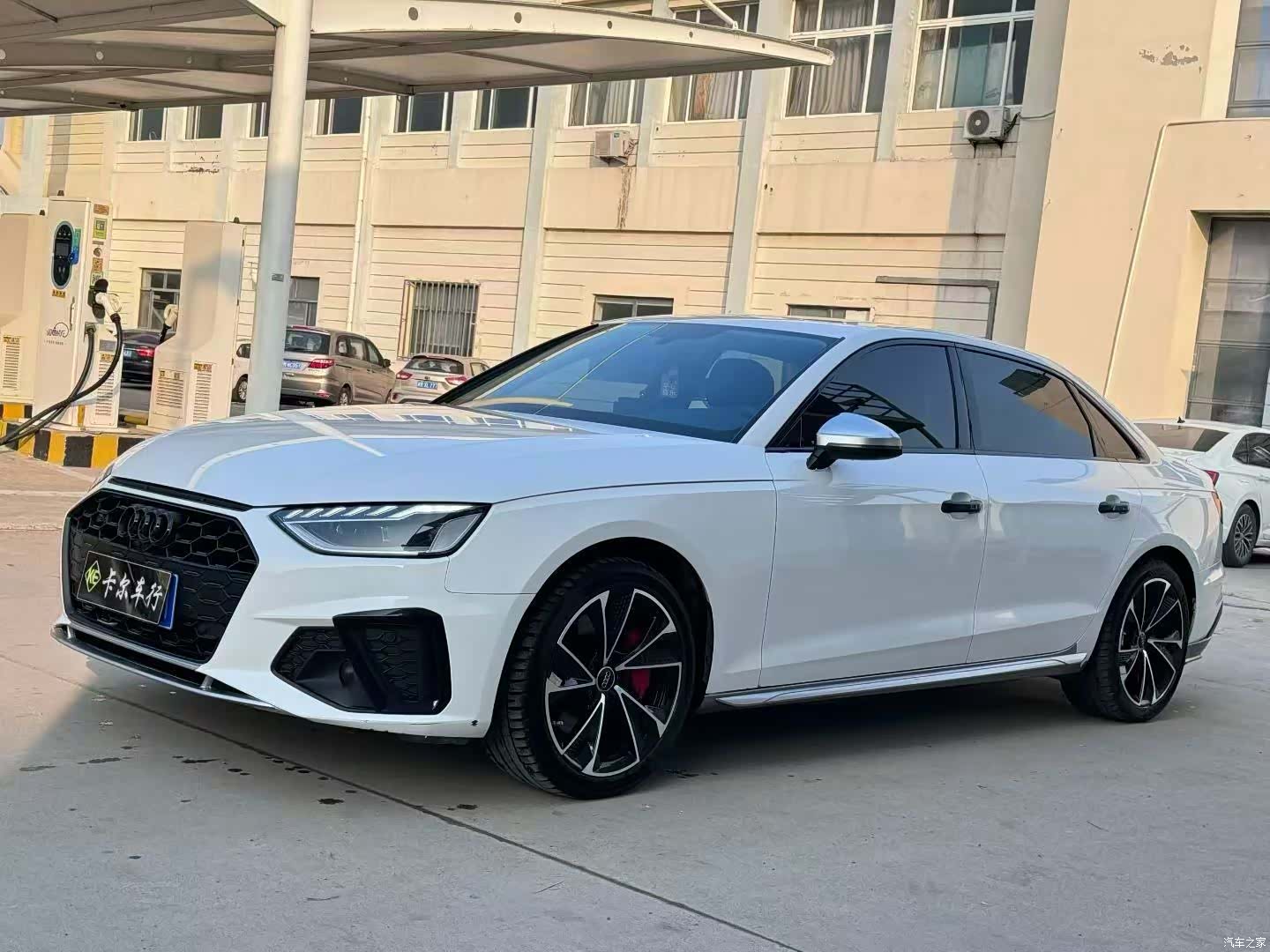 Audi A4L, 2021 1