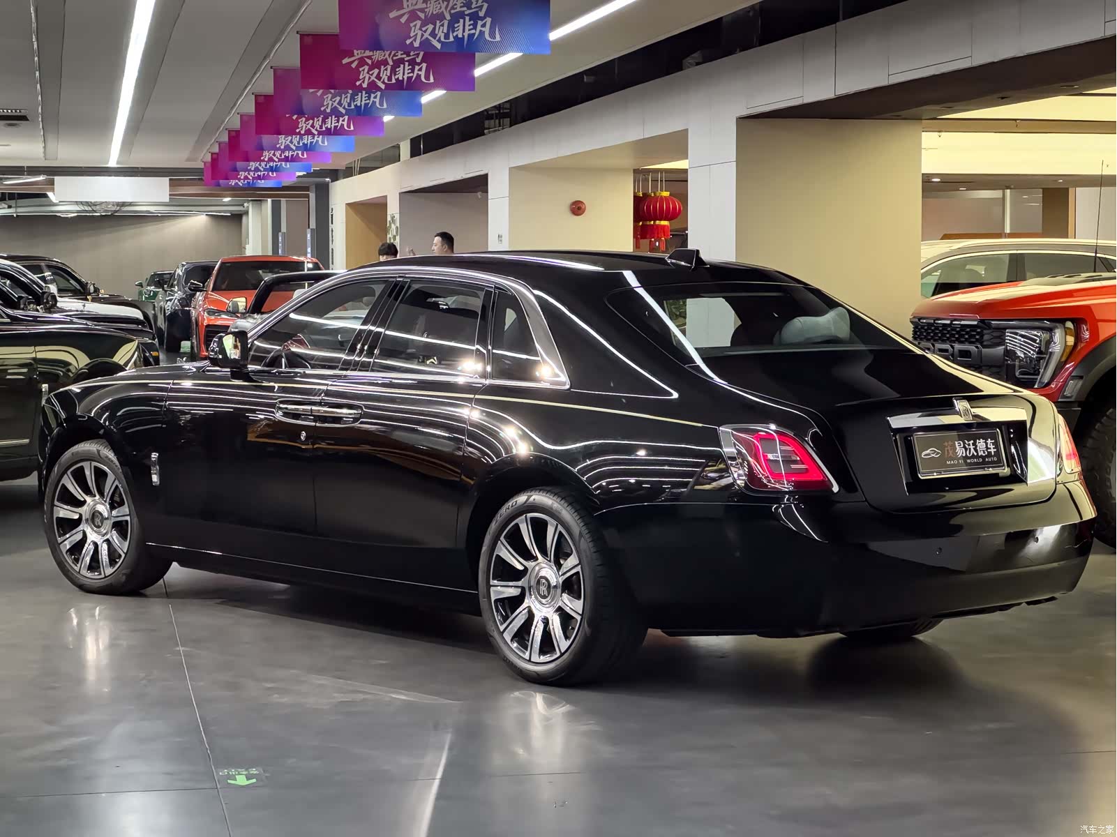 Rolls-Royce Ghost, 2022 все фото