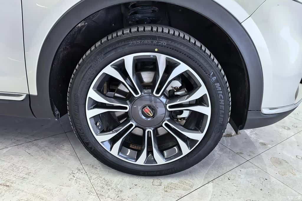 Hongqi HS5, 2020 6