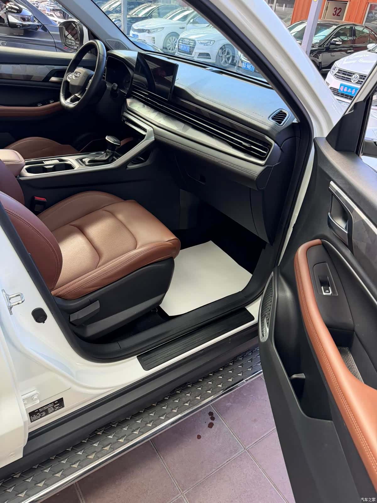 Geely X6, 2022 8